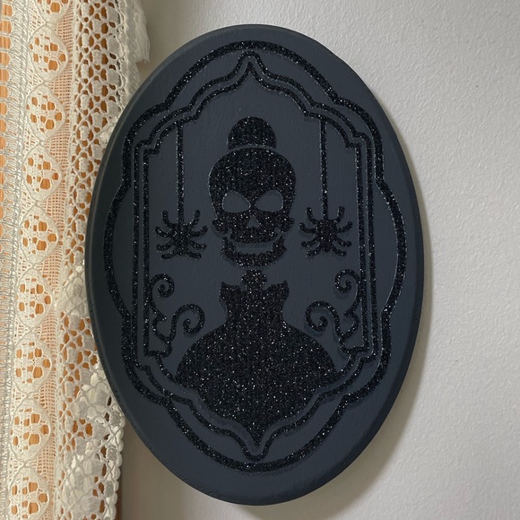 Handmade Wood Skull Decor (set of 4) - Picture 8 of 12